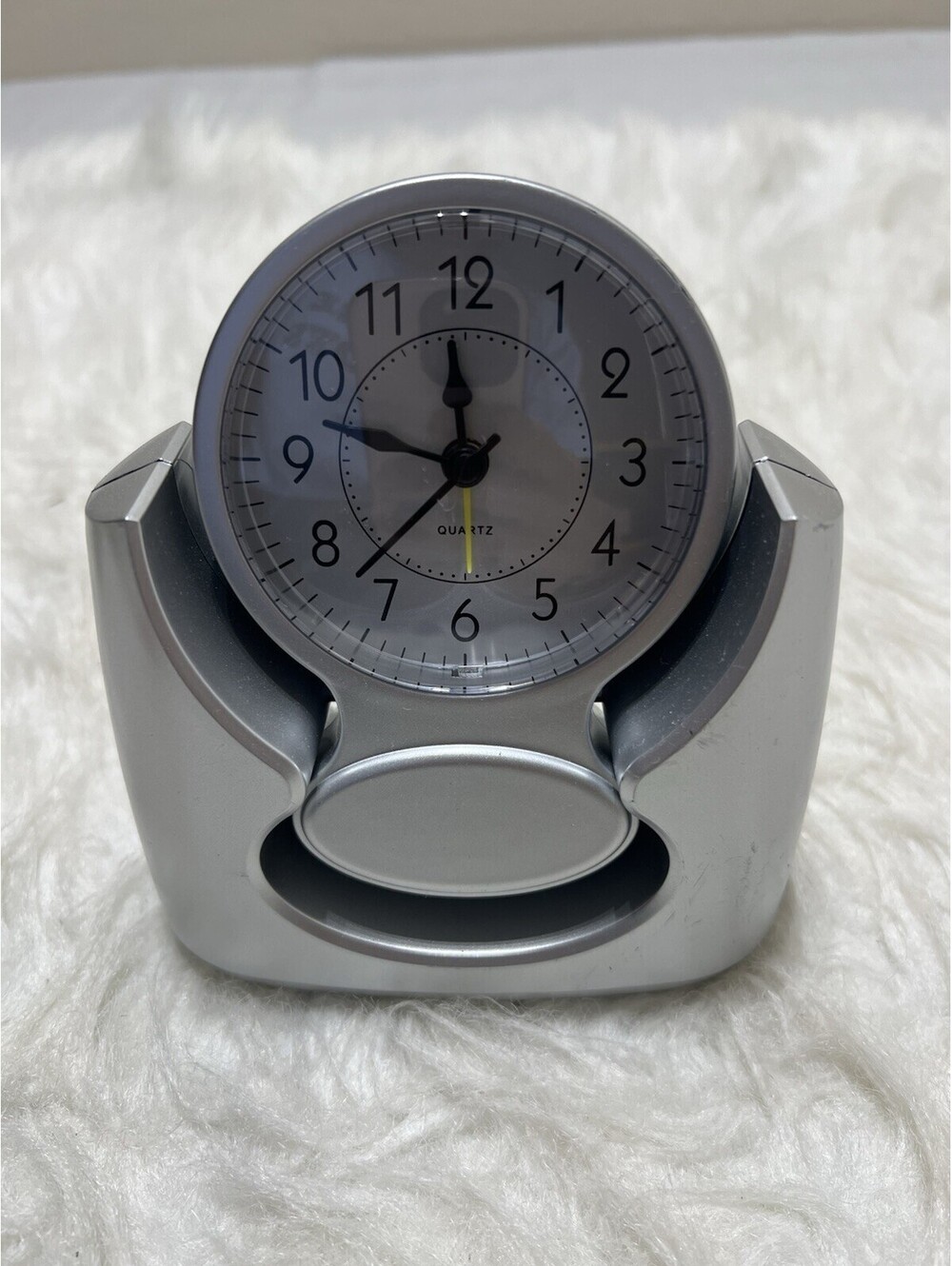 Vintage Desktop Swivel Top Analog Alarm Clock - Silver
